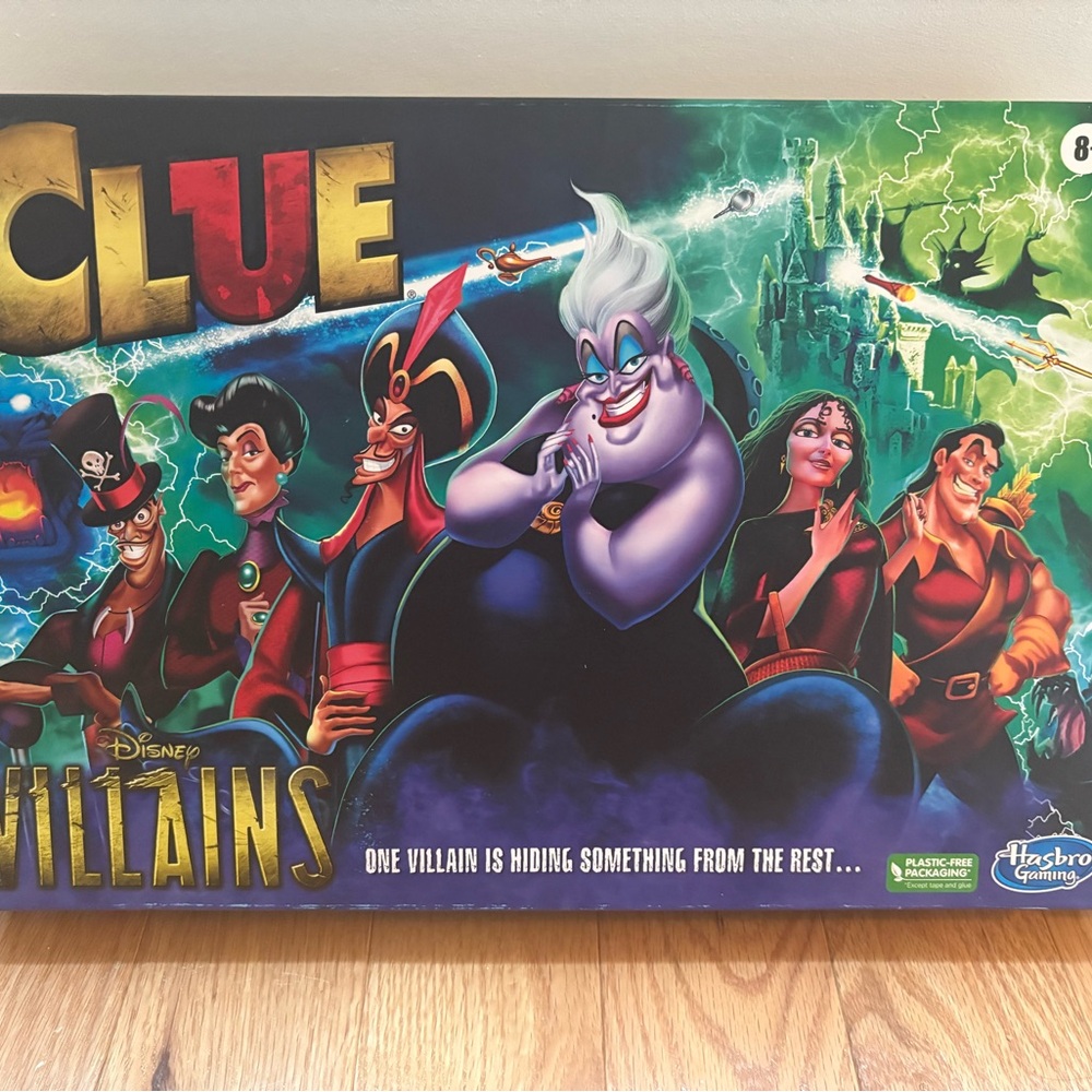 Disney Villains Clue Board Game - Green and Red